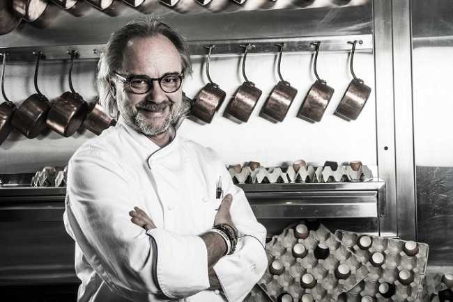 Marco Sacco Portrait in cucina smile llr