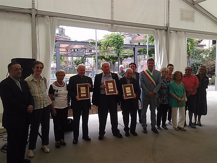 Il Francobollo d’oro 2017 con tre destinatari:  don Aurturo, don Domenico e don Ugo.Foto