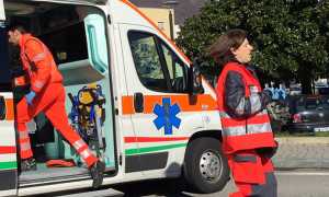 ambulanza infermieri corsa