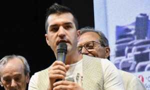 cantante solidarieta