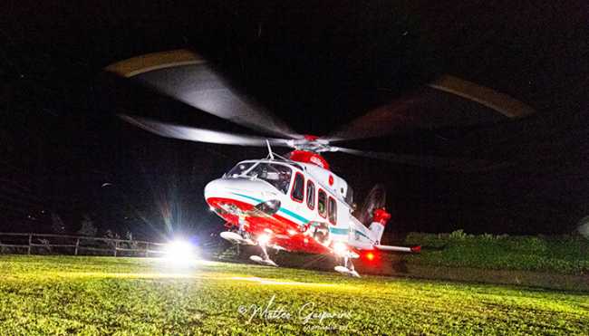 elicottero decollo notte domo