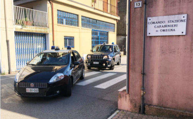 omegna carabinieri auto caserma