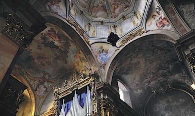 orta interno abbazia foto