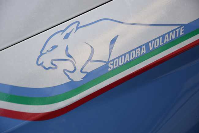 scritta vooante polizia