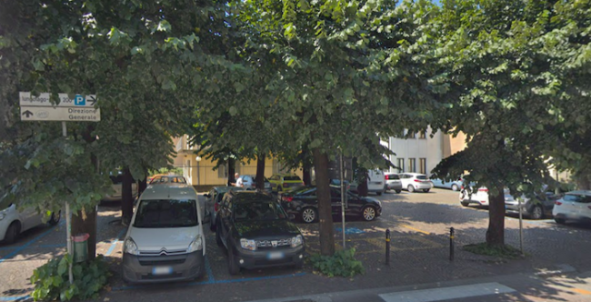 via de amicis parcheggio