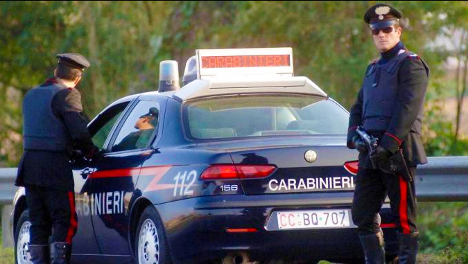 In giro con il coltello da 16 cm, ucraino denunciato 