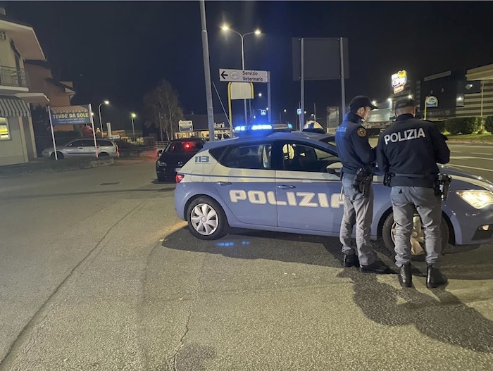 Un cittadino peruviano irregolare accompagnato al centro di rimpatrio di Torino