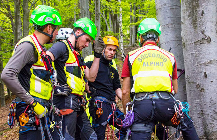 Omegna: bloccato sulla zip line, vigili del fuoco e soccorso alpino in azione