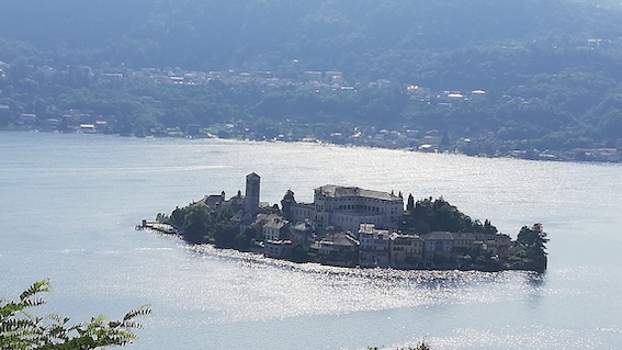 lago orta foto isola
