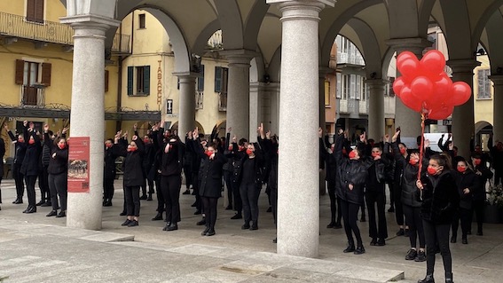 omegna flash mob 25 nov