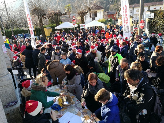 Grande successo per la corsa dei Babbo Natale a Bagnella