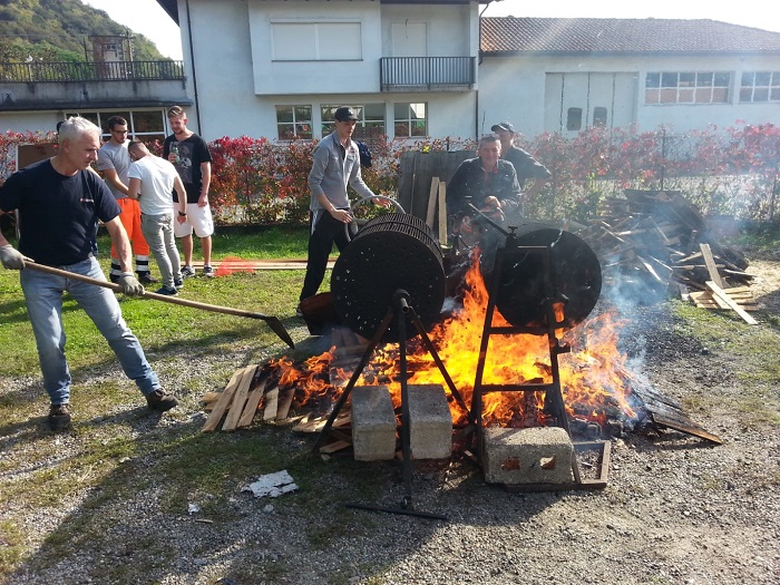 Castagnata con l'A.I.B. domenica 14 ottobre a Pettenasco
