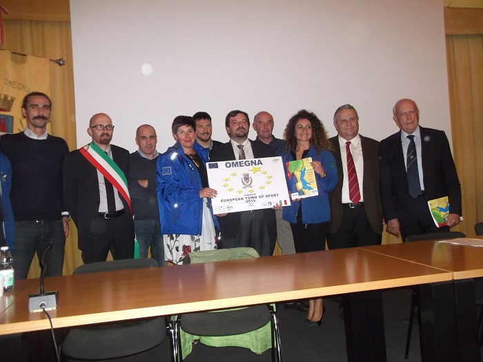 Omegna si dimostra città dello sport e le società gremiscono il Forum. Fotogallery