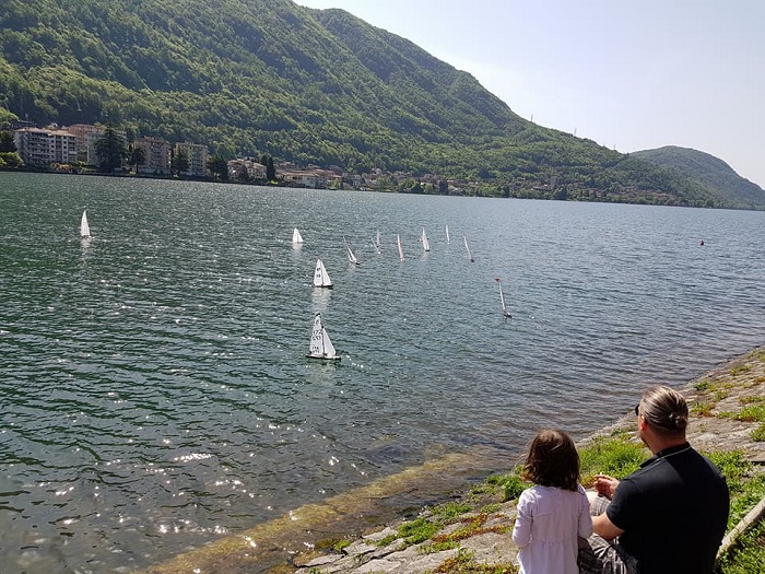 Ad Omegna la regata per imbarcazioni radiocomandate. Fotogallery