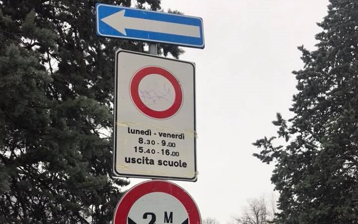 Saranno di nuovo i vigili a regolamentare la chiusura del Fossalone in orario di asilo?