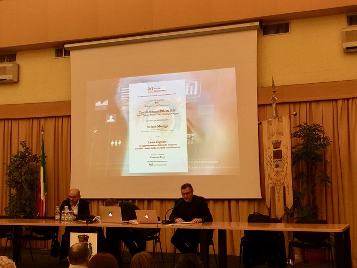 Le fake news spiegate da Stefano Moriggi nell'incontro organizzato dal Pd di Omegna