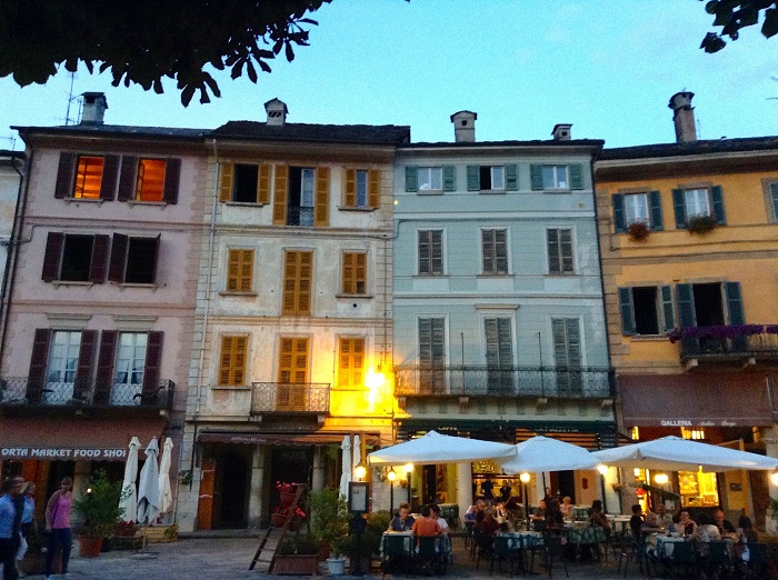 Primo "Orta Tango Encuentro" in piazza Motta