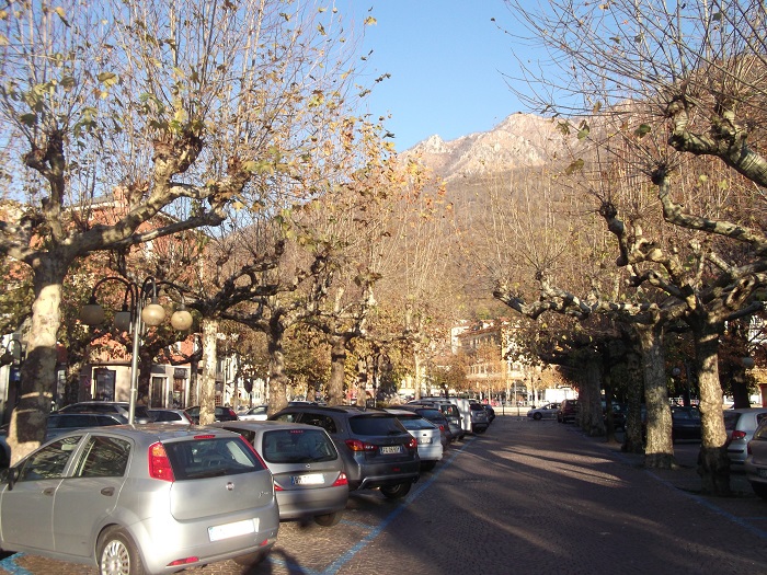 Omegna introduce l'abbonamento alla sosta nelle aree a pagamento