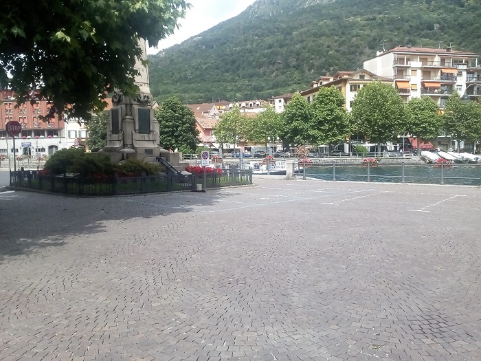 Contraria al cambio del nome della Piazza anche "Omegna, si Cambia!"