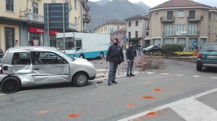 Tanta paura a Gravellona per un incidente che poteva provocare una tragedia
