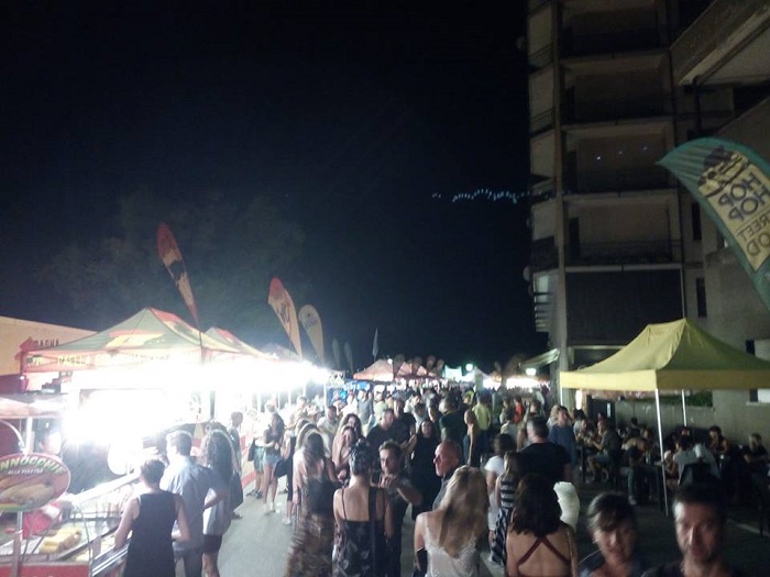 Lo Street Food ad Omegna continua ad attirare tanta gente. Fotogallery
