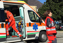 b ambulanza sanitari emergenza