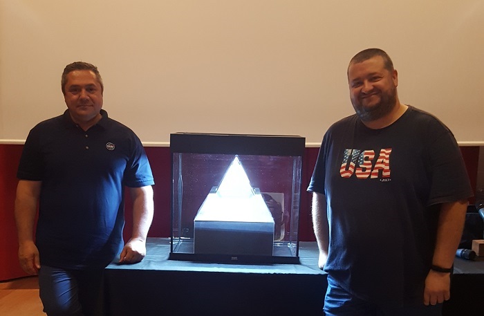 Frammenti di Luna al cinema Oratorio dedicati agli studenti della “Beltrami” .Foto
