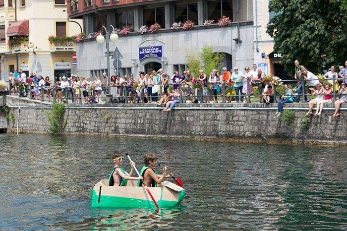 Tutti in acqua  sabato con Karton Kayak Lake, gara di canoe di cartone nel golfo di Omegna