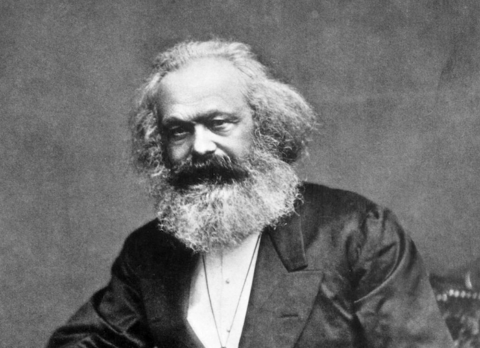 Omegna, a cena con Marx