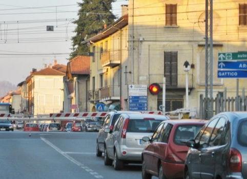 via arona borgo