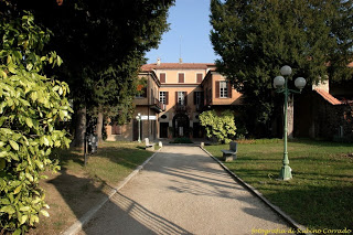 gozzano cortile municipio